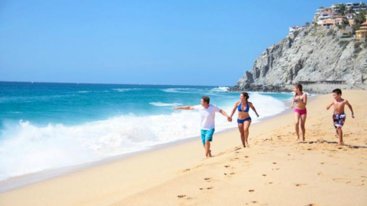 Sandos-Finisterra-Cabo-San-Lucas-beach-resort-768x512_0