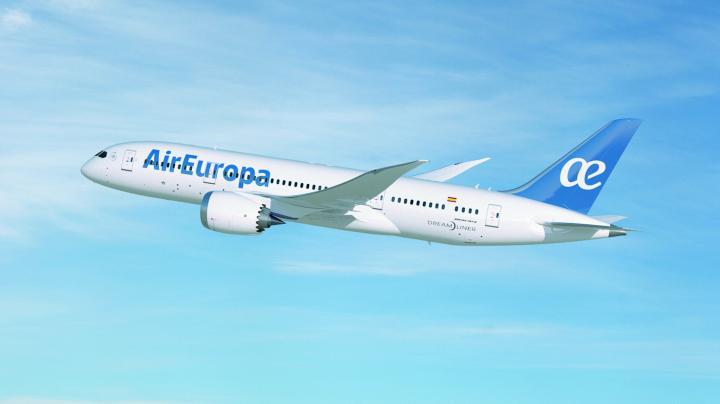 Dreamliner exterior_1